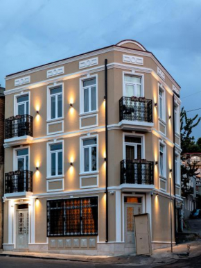 6 Unique Apartments